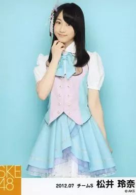 AKB SKE 松井玲奈 生写真 中古】生写真(AKB48・SKE48) 松井玲奈/膝上・右手首元・「2012.07