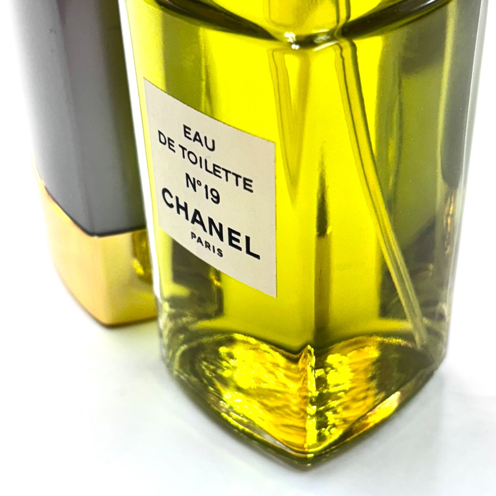 内容量ほぼ満量⭐️シャネル 香水】 CHANEL NO19 オードトワレ