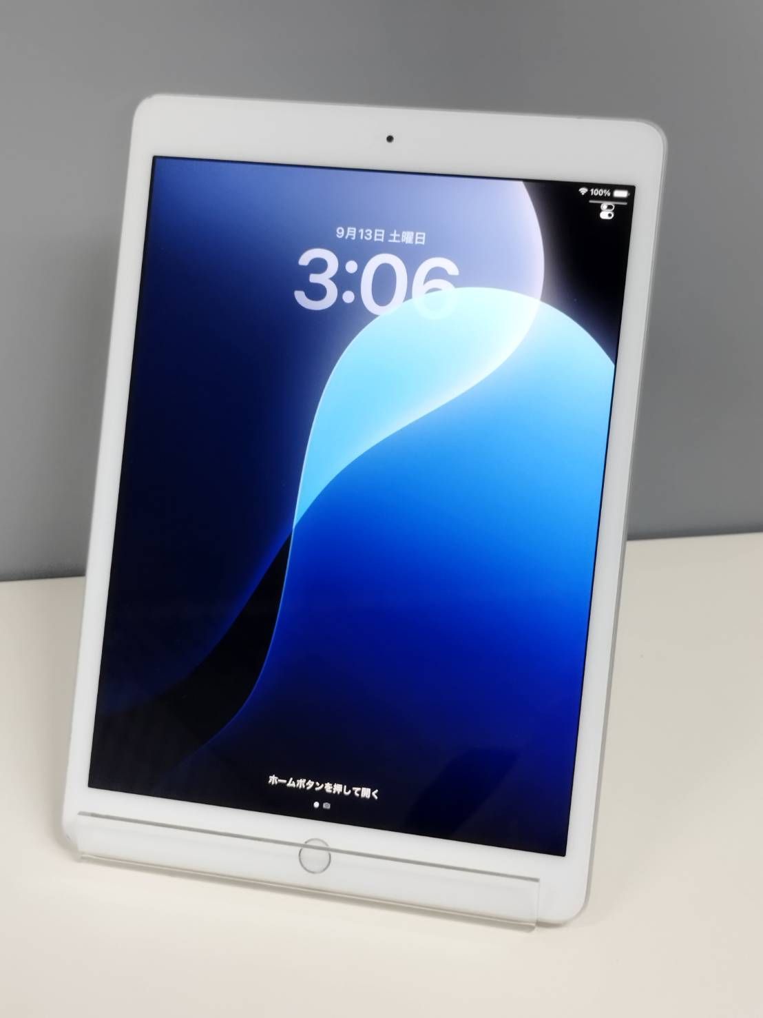 極美品Apple iPad Apple アップル iPad 9.7インチ Wi-Fi 32GB MR7G2J/A