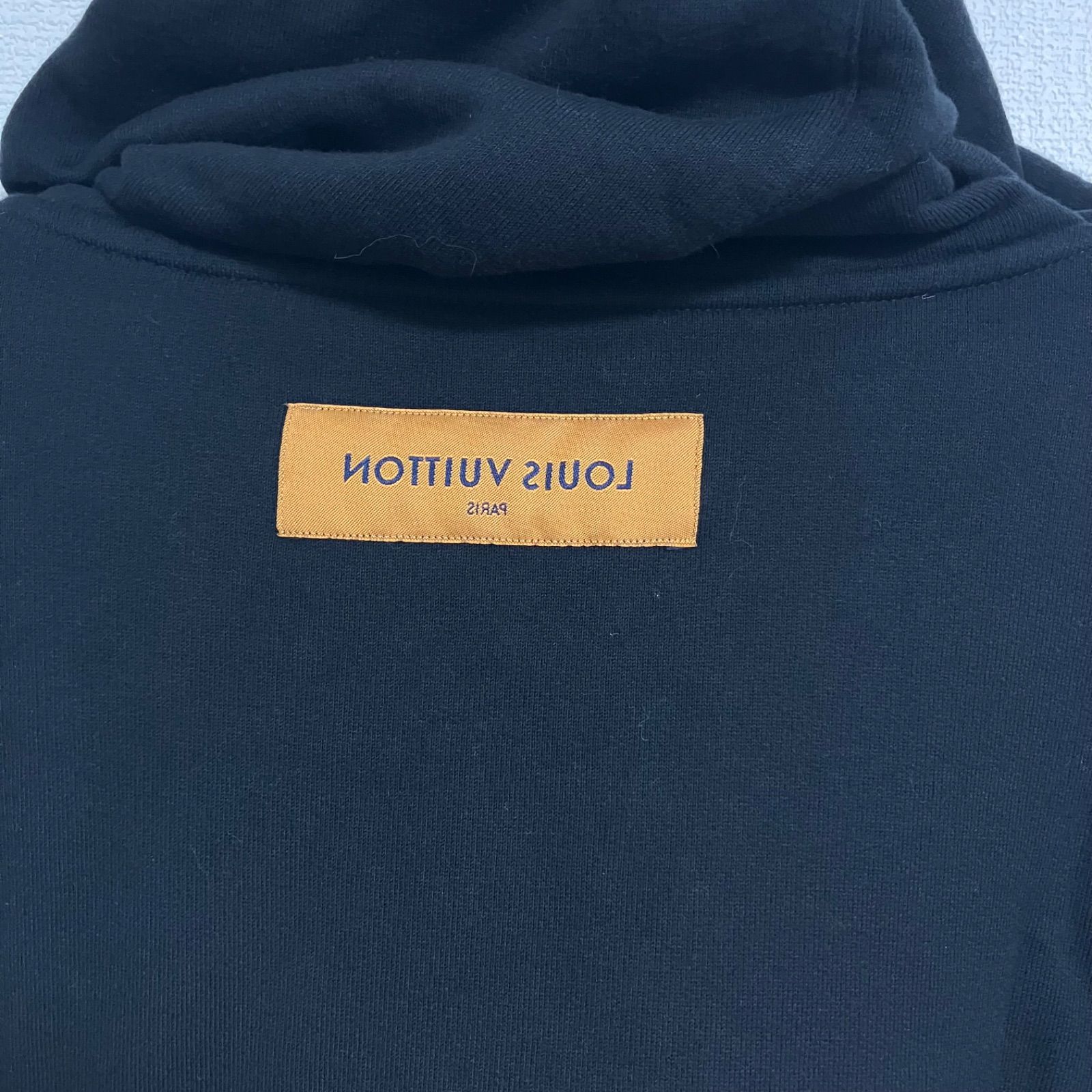 ルイヴィトン LOUIS VUITTONグラフィックロゴ パーカーLサイズ