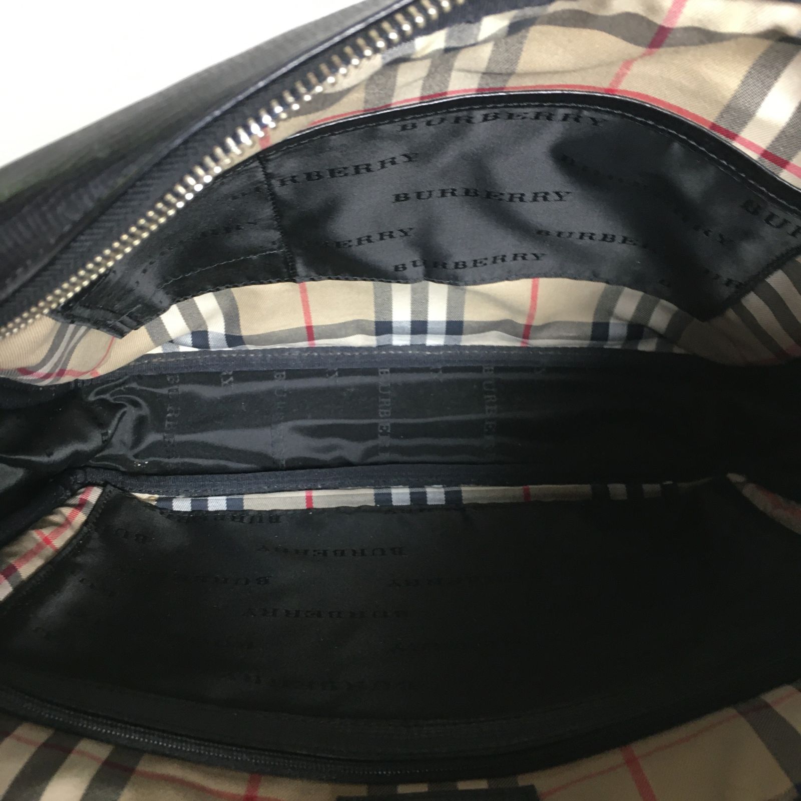 2504-221｜美品｜バーバリー ショルダーバッグ ブラック ノバ
