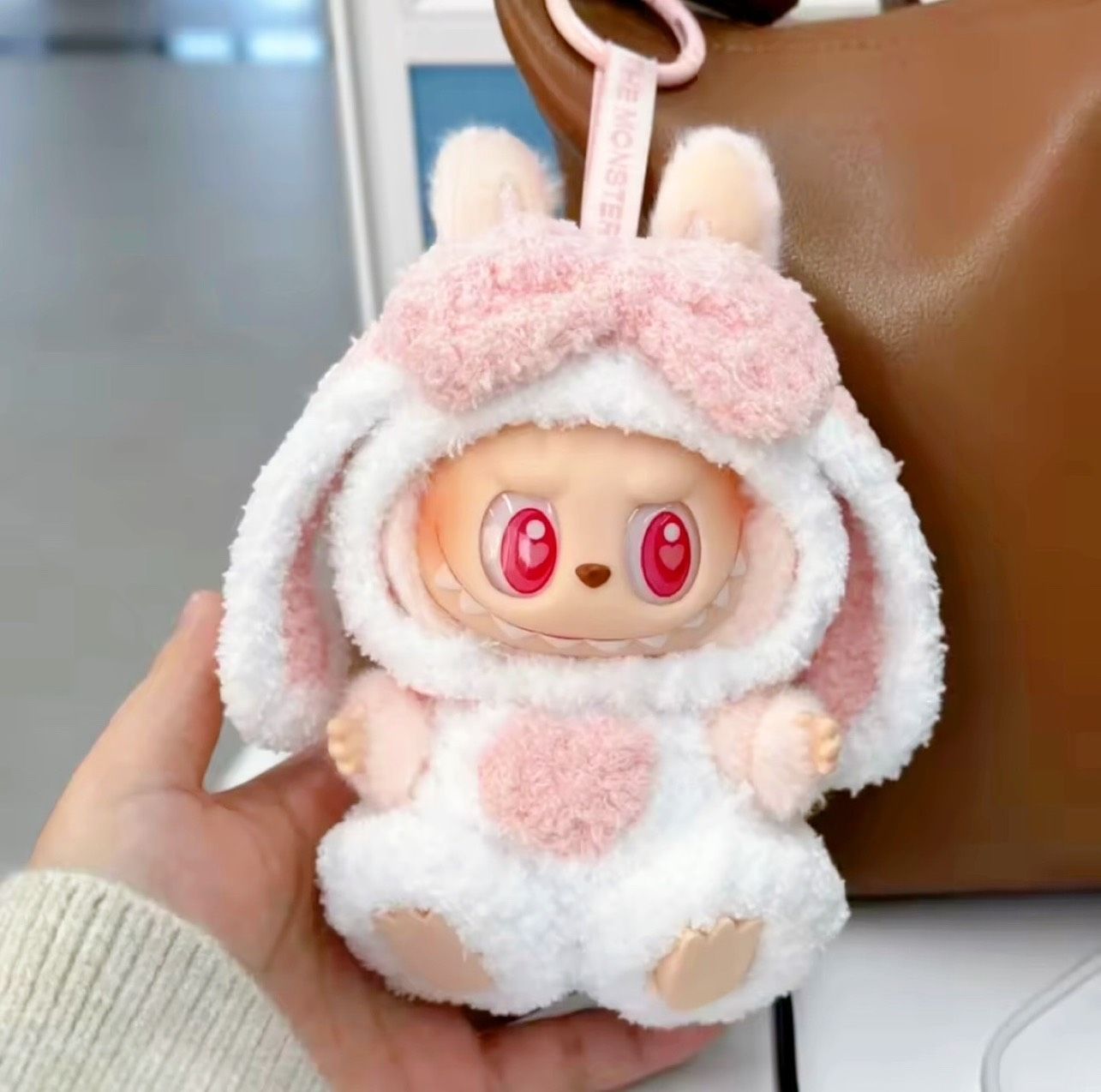 【海外限定】ZIMOMO LABUBU ぬいぐるみピンクリボン 海外限定】ZIMOMO LABUBU ぬいぐるみ ピンクリボン かわいいラブブ