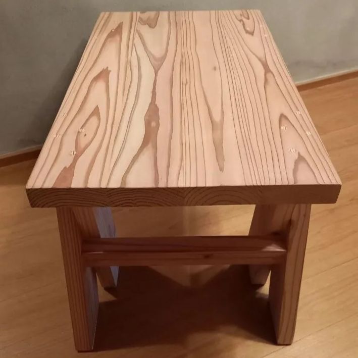 国産杉 どっしり8本脚テーブル スツール 赤みナチュラル 踏み台 ベンチ NEXPOTALLINN_EU