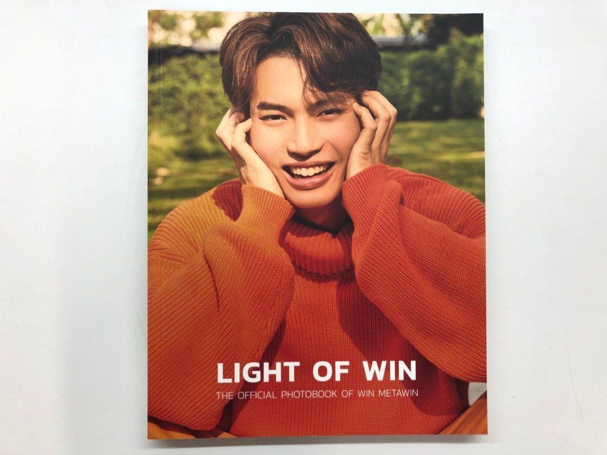 Y]LIGHT OF WIN THE OFFICIAL PHOTOBOOK OF WIN WIN
