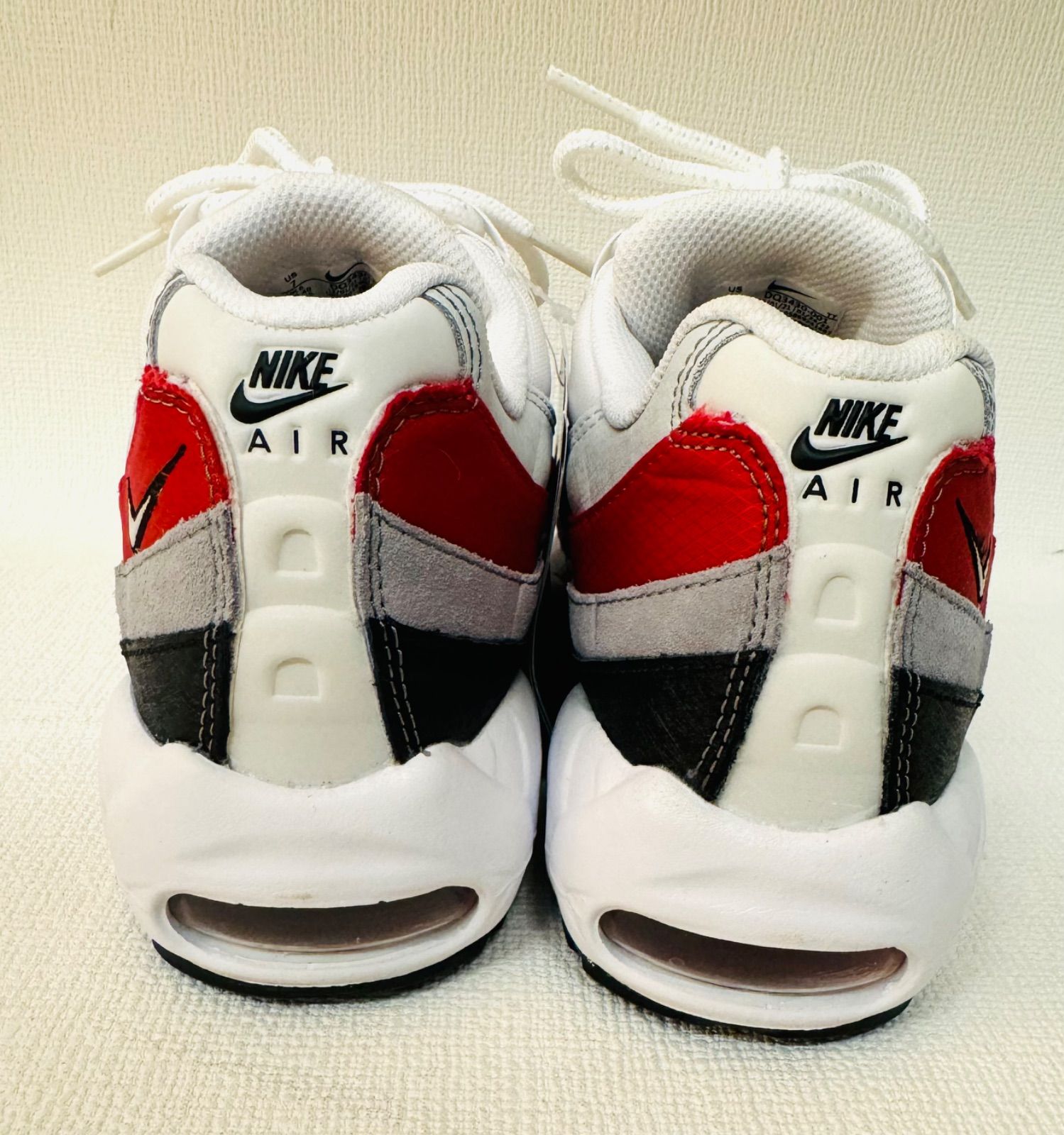 未使用品 NIKE ナイキ【AIR MAX 95 ESSENTIAL スニーカー】タグ・箱 