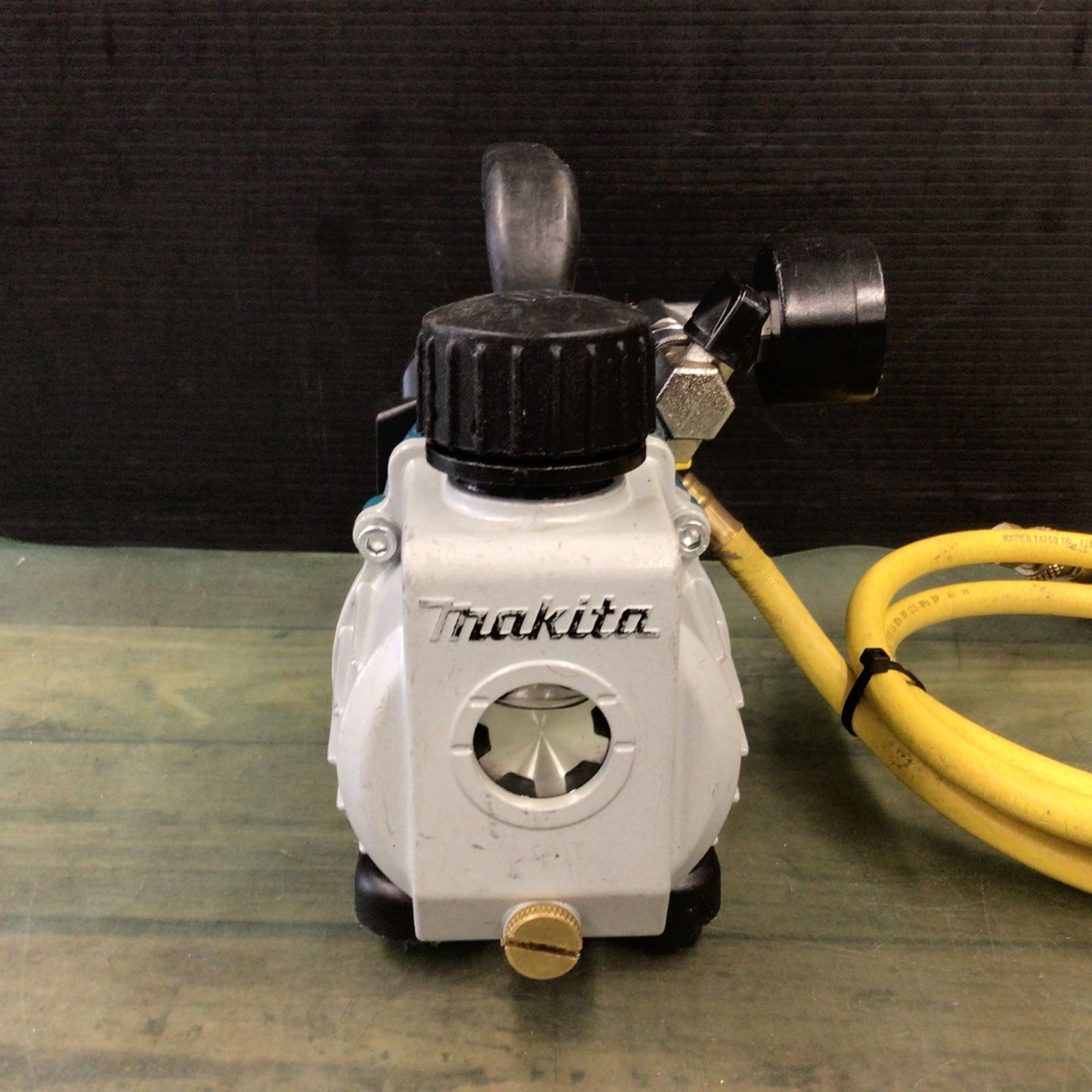 マキタ(makita) 捧げる コードレス真空ポンプ VP180DZ