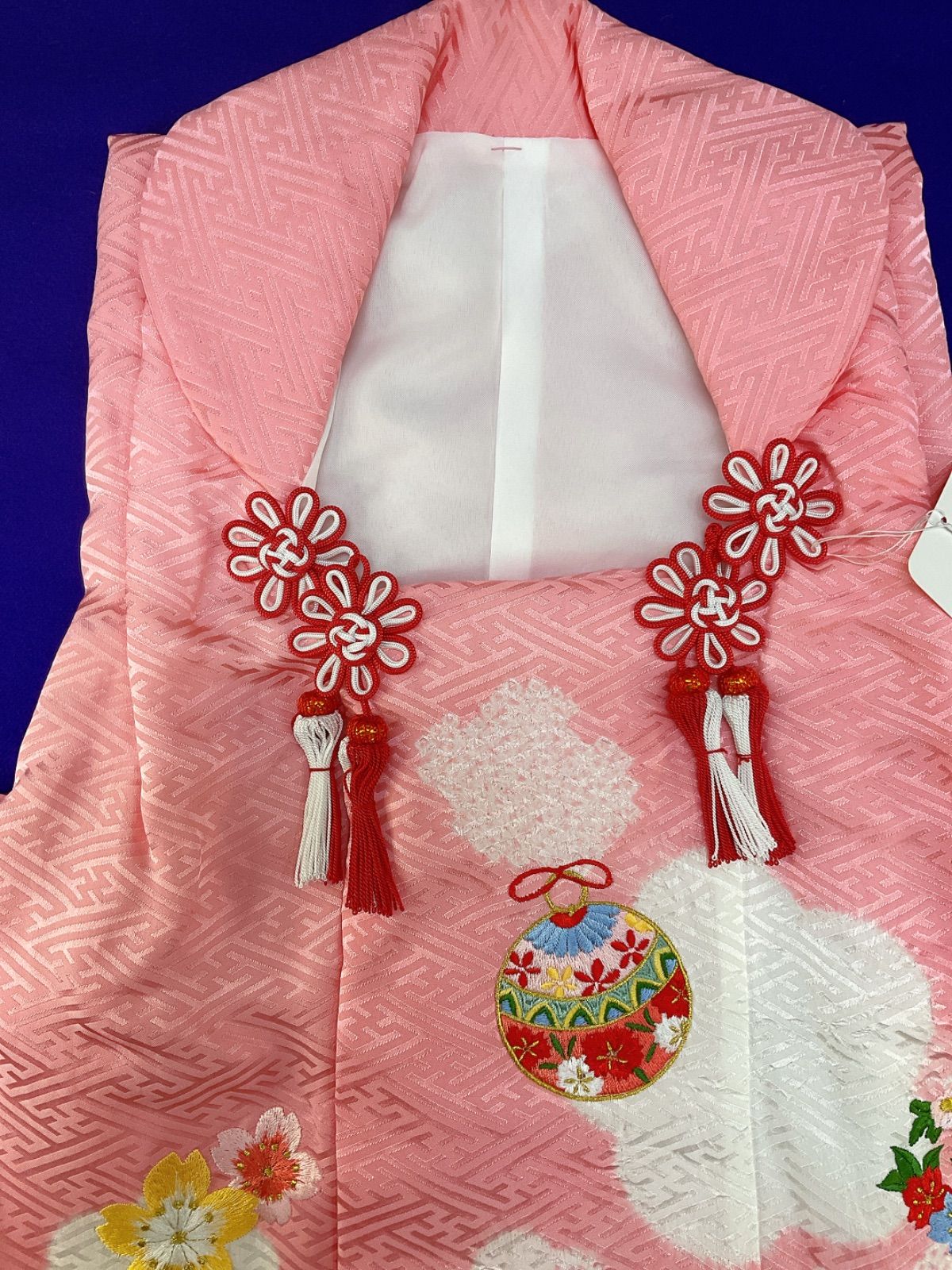 七五三 三歳用 被布コート 正絹 綸子 小絞り入り 刺繍 桜 鈴 ピンク色
