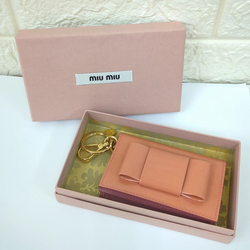 デザインタグ ファーと引き揃え糸の三角フリンジタグ 革タグレザータグ