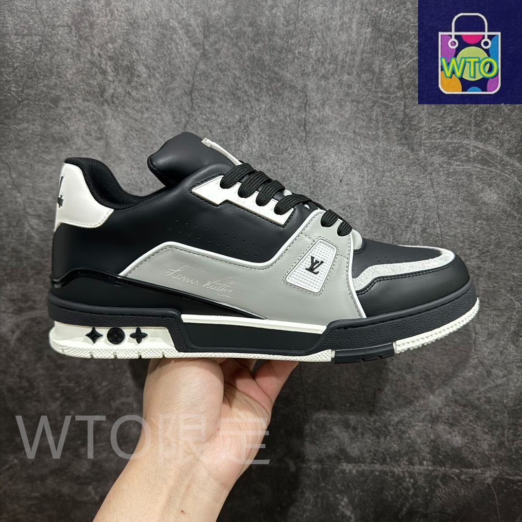 専用 LOUISVUITTON Louis Vuitton trainer 黒のロートップのファッショナブルな