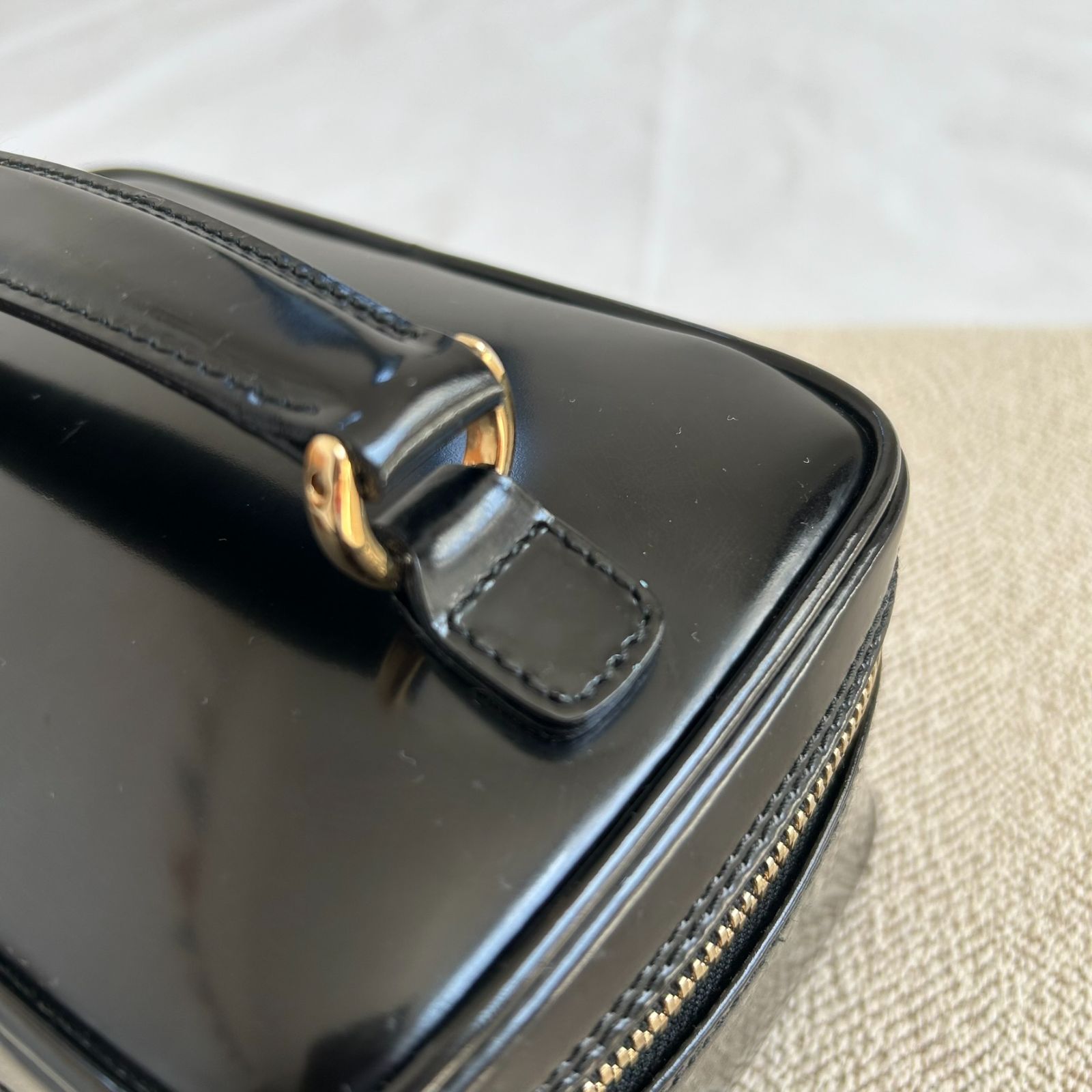【希少】数回使用GUCCI グッチ バンブー バニティ エナメル パテントレザー 希少】数回使用GUCCI グッチ バンブー バニティ エナメル パテント