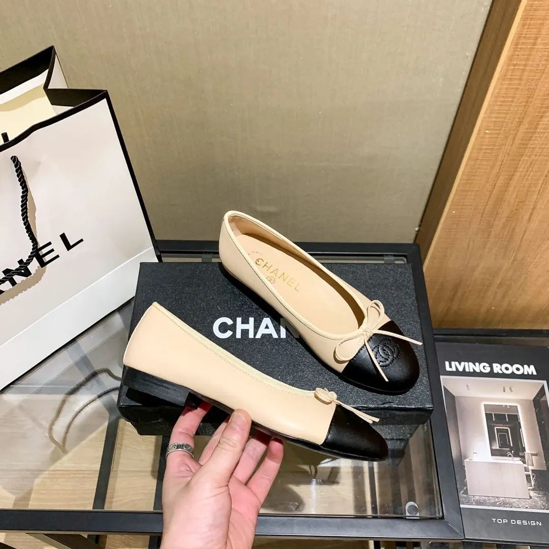 CHANEL】定番フラットバレエ風シューズリボン色合わせの靴 R902 - メルカリ