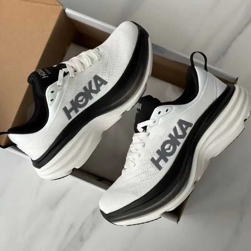 美品 ホカオネオネ ボンダイ 8 HOKA ONE ONE BONDI 8 ランニング 