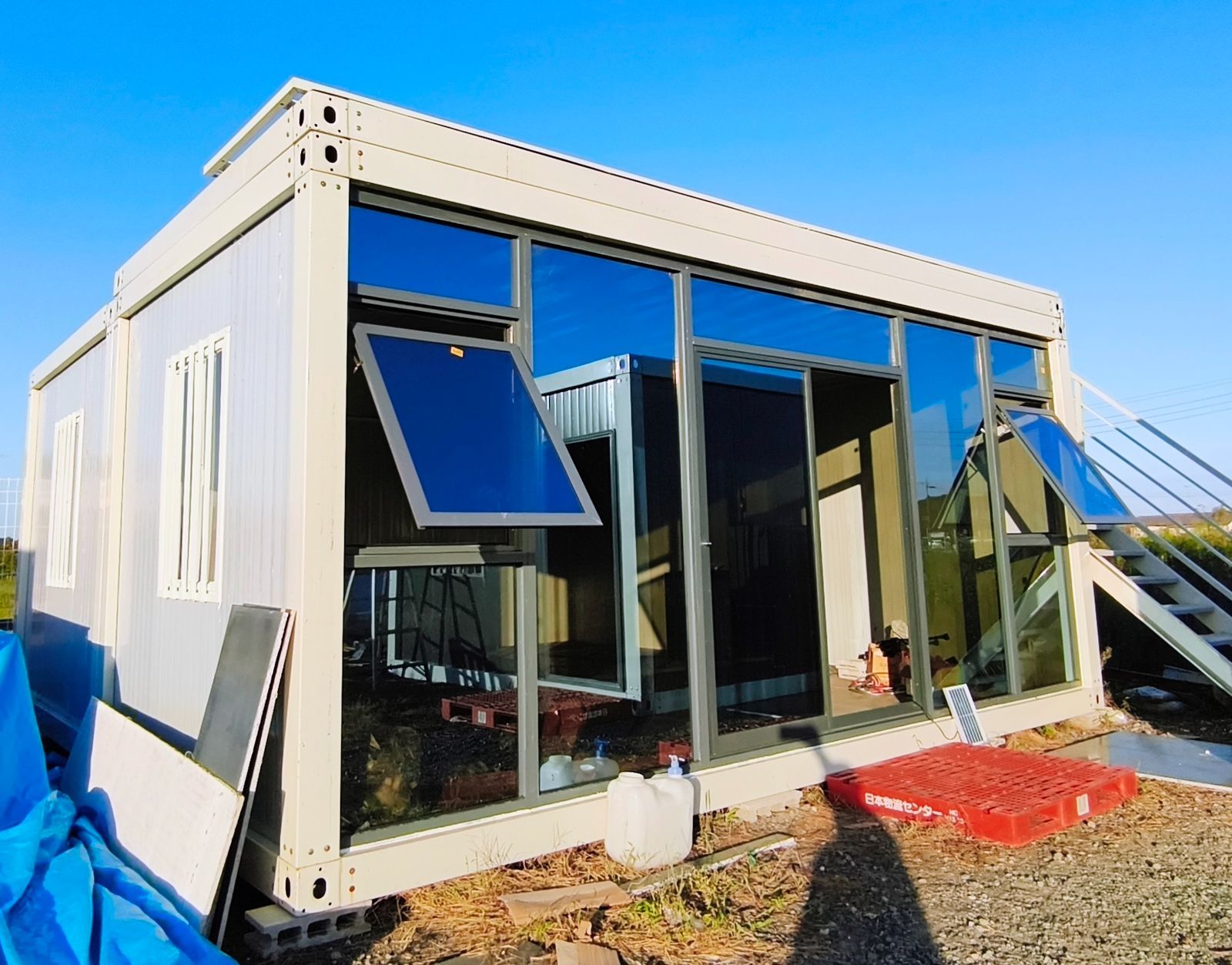 プレハブ 新品の組立式コンテナハウス ユニットハウス 倉庫 事務室