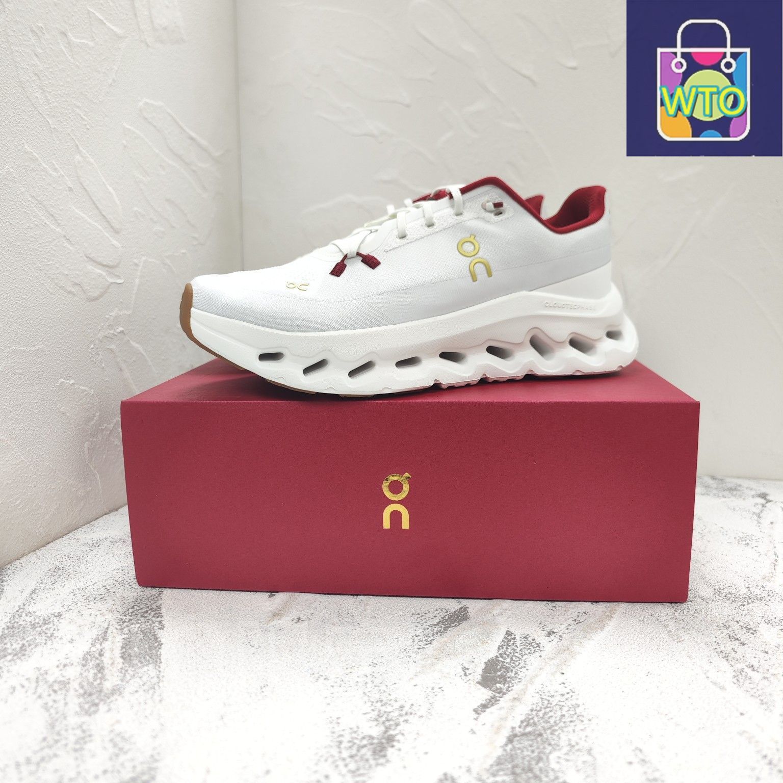 Cloudtilt 巳年限定カラー　ホワイト/レッド26.5cm ON Cloudtilt（クラウドティルト）ホワイトレッド スニーカー