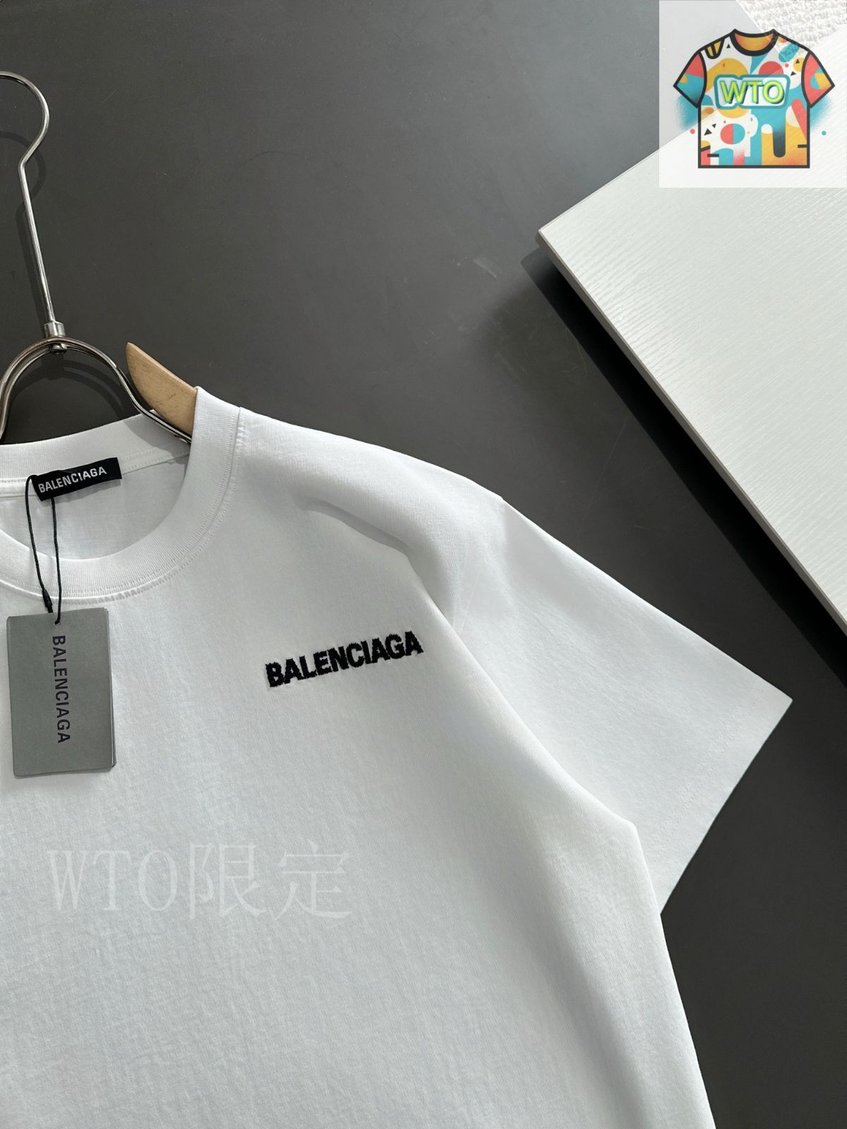 BALENCIAGA ホワイト 半袖シャツ 美品 BALENCIAGA バレンシアガ crew 半袖シャツ ホワイト 白