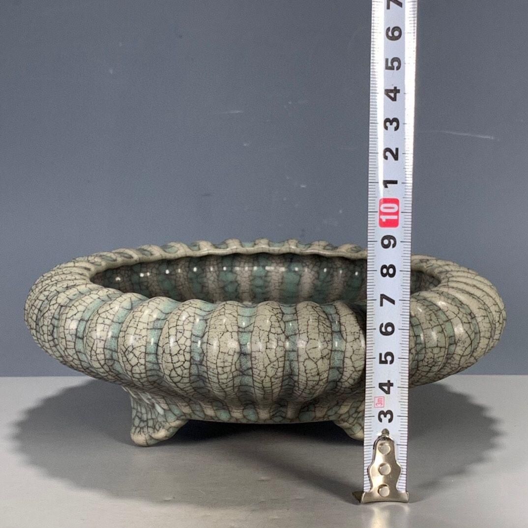 宋代の氷裂片三足瓜稜文房筆洗香炉  筆洗 水盂 現代工芸品 美術品 置物 宋代の氷裂片三足瓜稜文房筆洗香炉 筆洗 水盂 現代工芸品 美術品