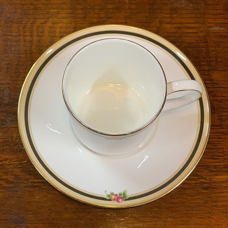 廃盤 ウェッジウッド クリオ カップ＆ソーサー 1客 WEDGWOOD CLIO 金彩 英国 イギリス ボーンチャイナ ライン ストレート ウエッジウッド 【RU0126-6】