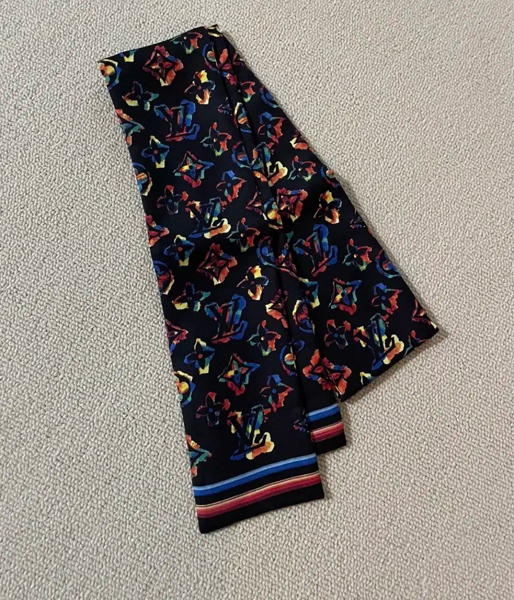 Louis Vuitton ルイヴィトン シルク モノグラム レインボー バンド ブラック
