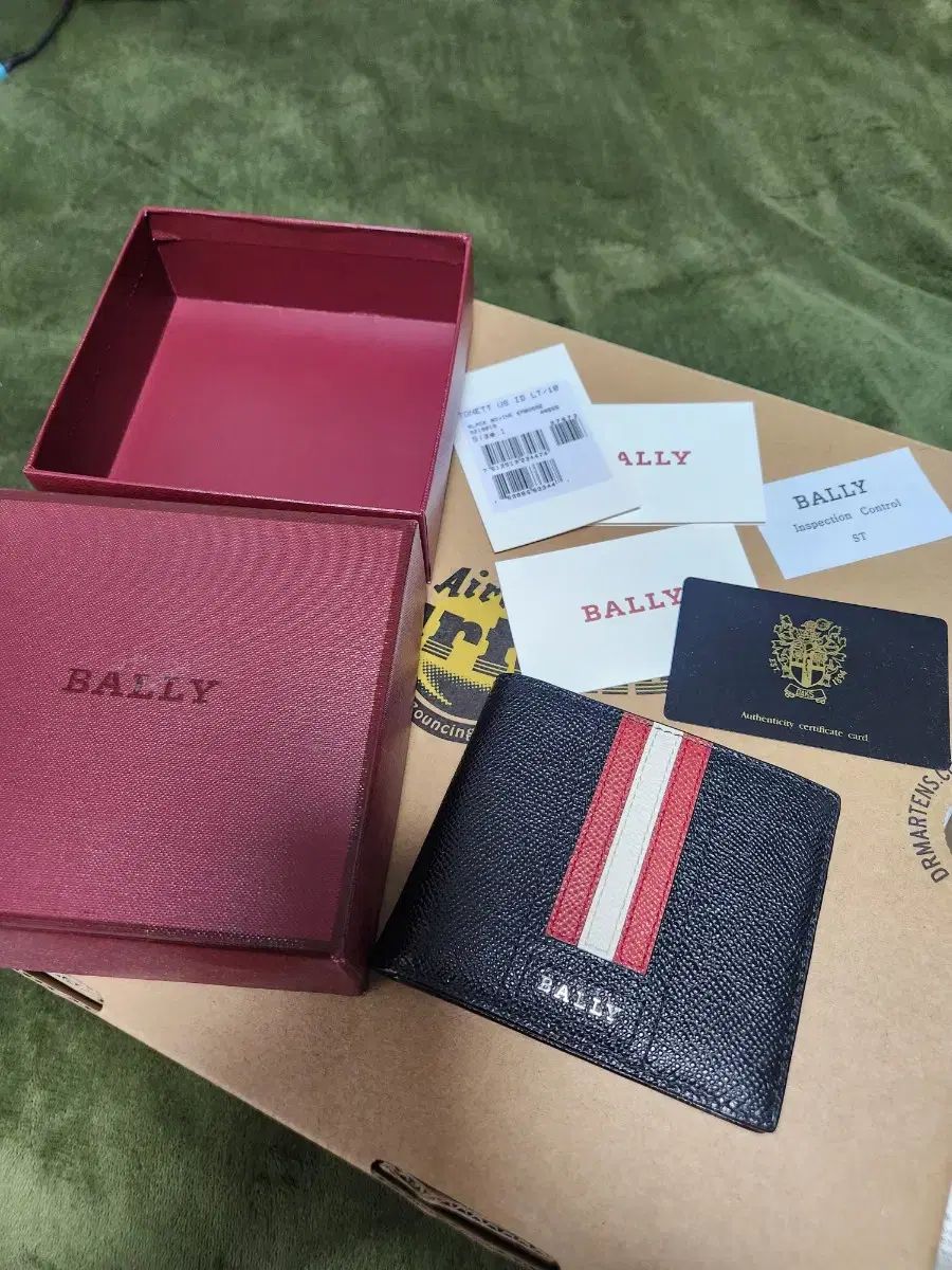 BALLY(バリー) ミドルウォレット