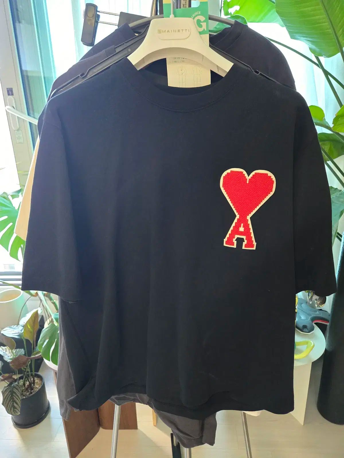 【雷市場（ポンジャン）商品韓国直送】 AMI ami(アミ) ハート ロゴ 半袖 Tシャツ 黒