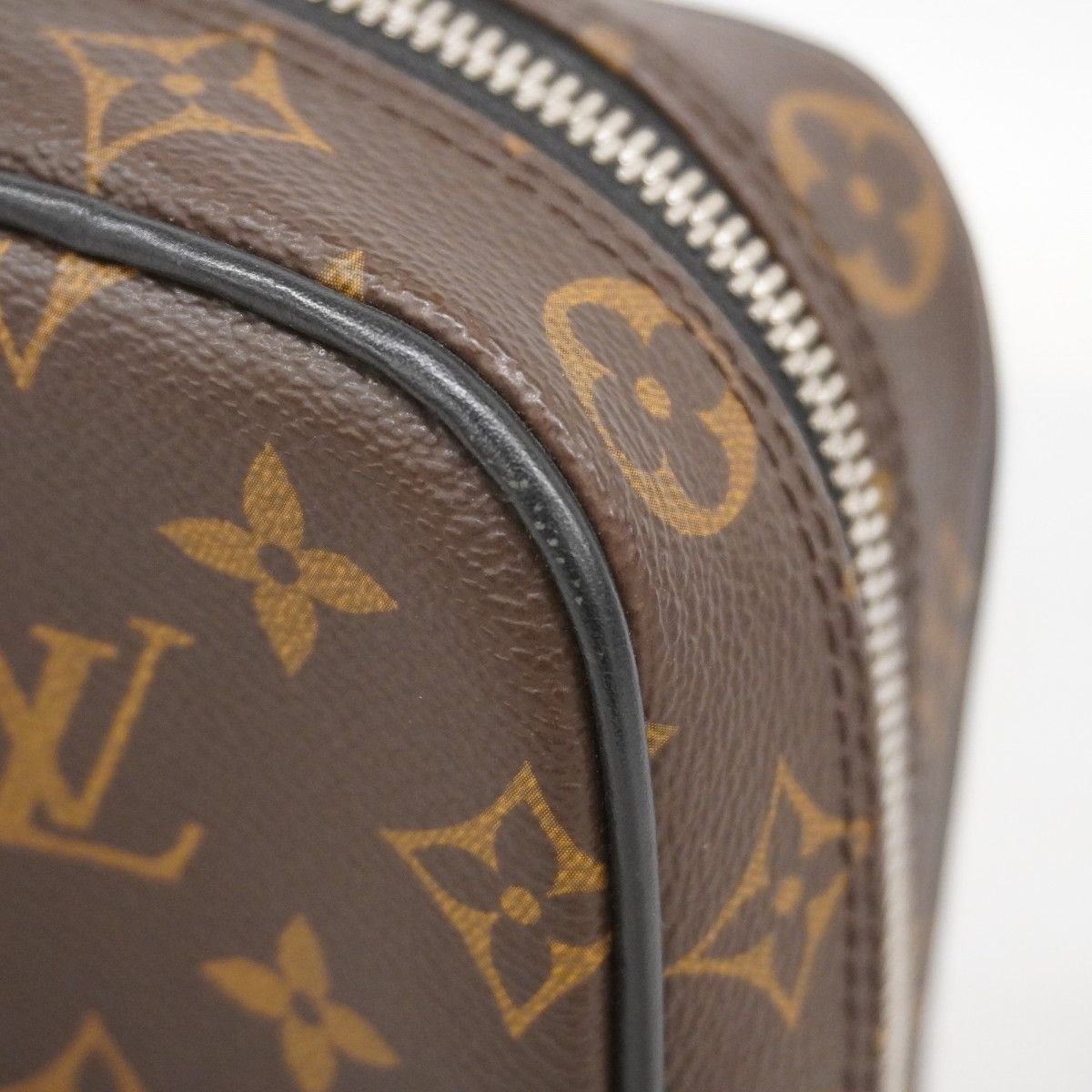 これが最後☆LOUIS VUITTON ブラック メッセンジャーバッグ ルイ