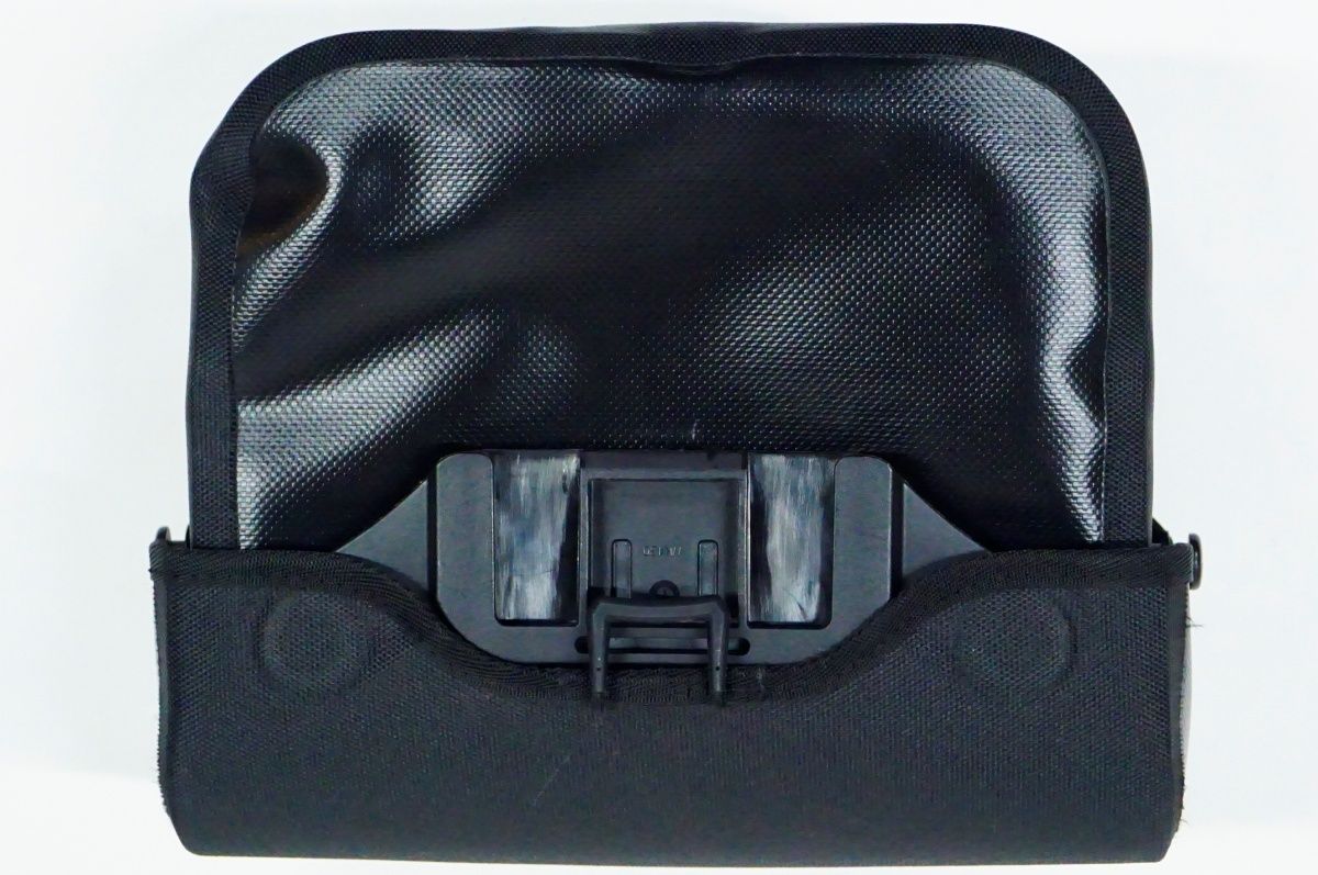 フロントバッグ