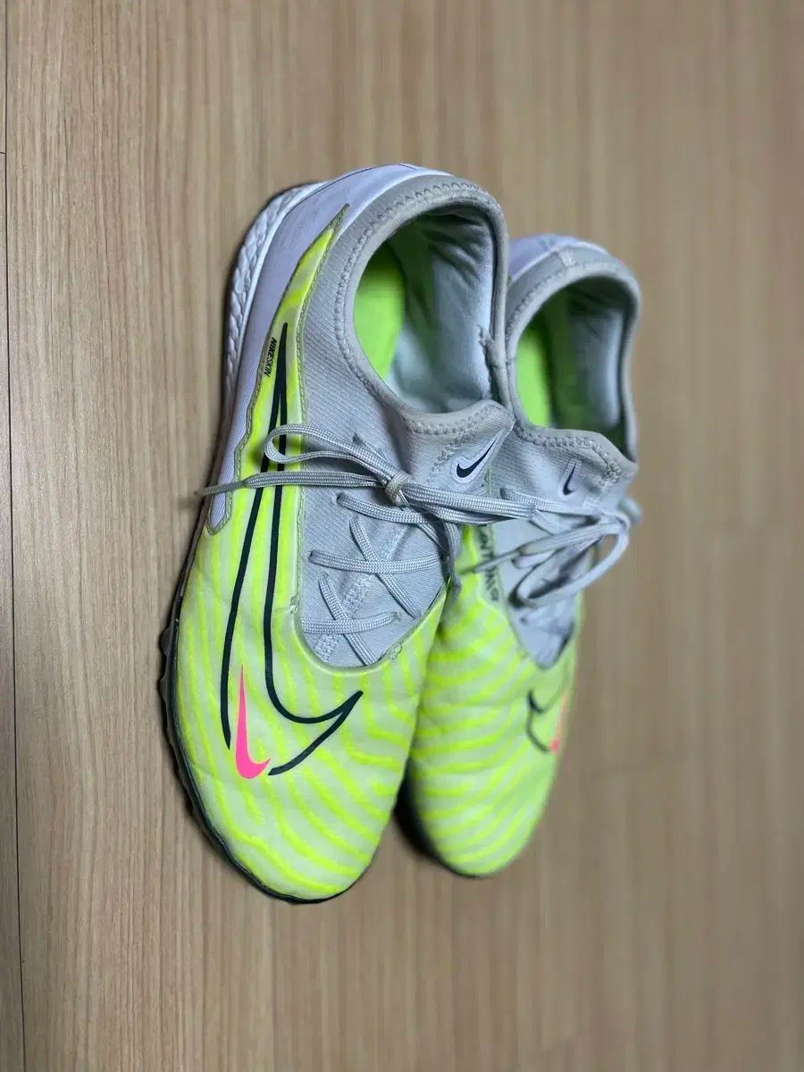 NIKE(ナイキ) ファントム gx1 プロ TF 華 出品