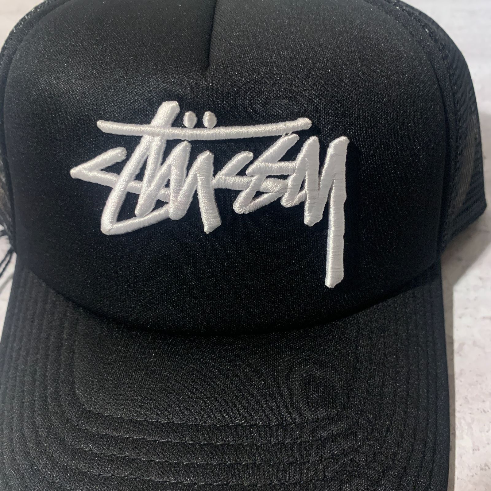 海外限定 STUSSY トラッカー メッシュ スナップバックキャップ