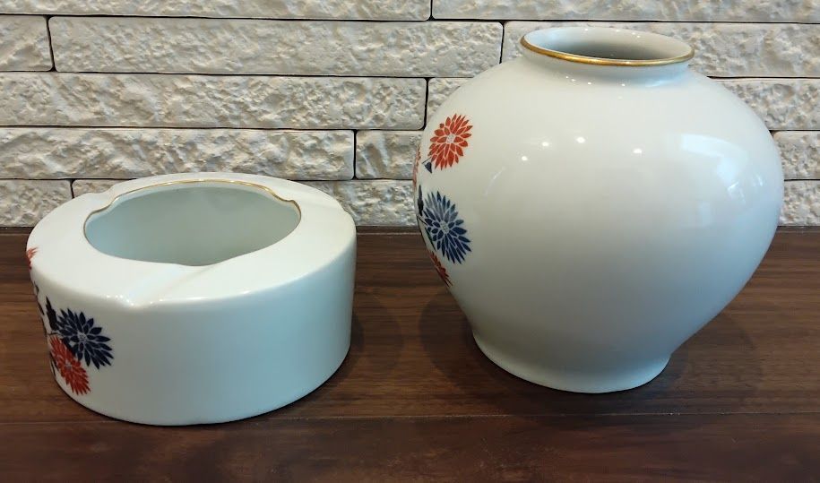 有田焼 秀峰 花瓶 秀峰作 有田焼 花瓶 色絵金彩 美人図 壺 大花瓶 花器