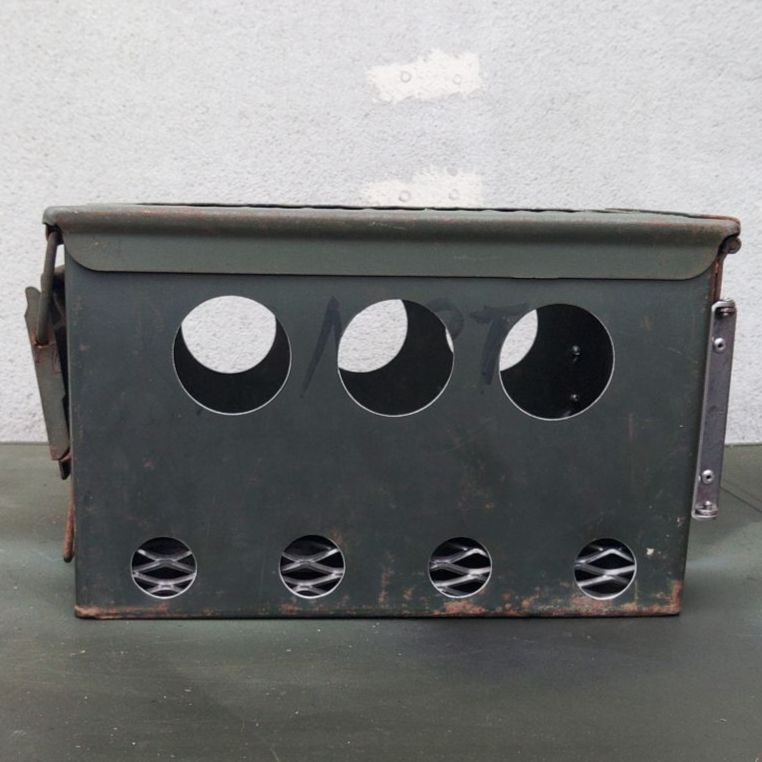 米軍実物アンモ缶ストーブ コンバットBBQ 鉄板 焼き網付き焚き火台