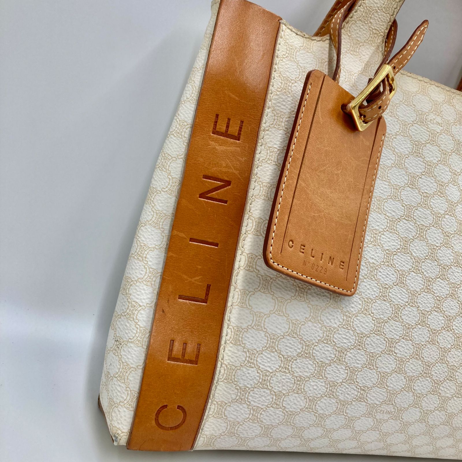 希少】CELINE セリーヌ ハンドバッグ マカダム 白 ロゴ型押し PVC ...