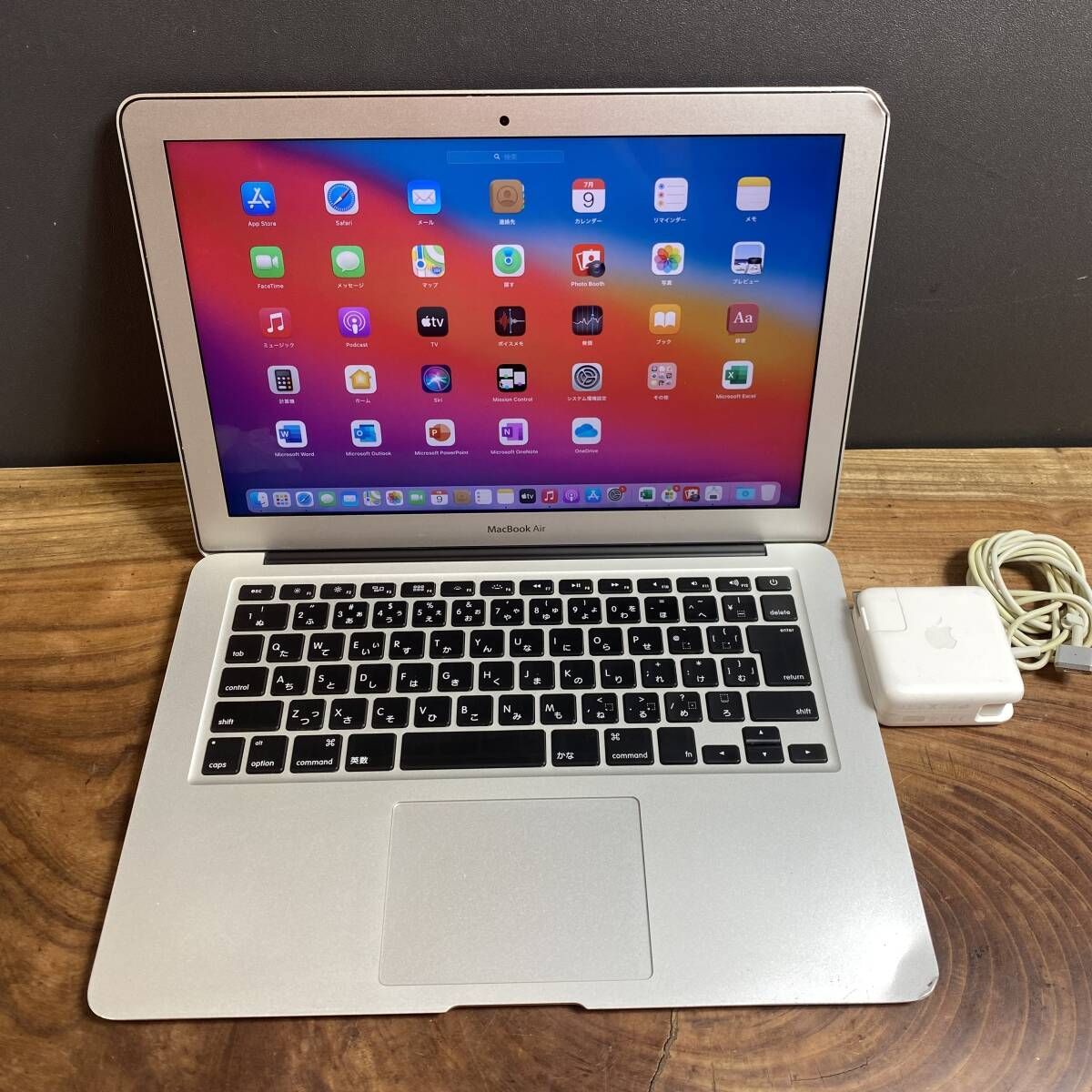 Apple MacBook シルバー　ジャンク品　修理ベース backend=imagemagick;version=1;