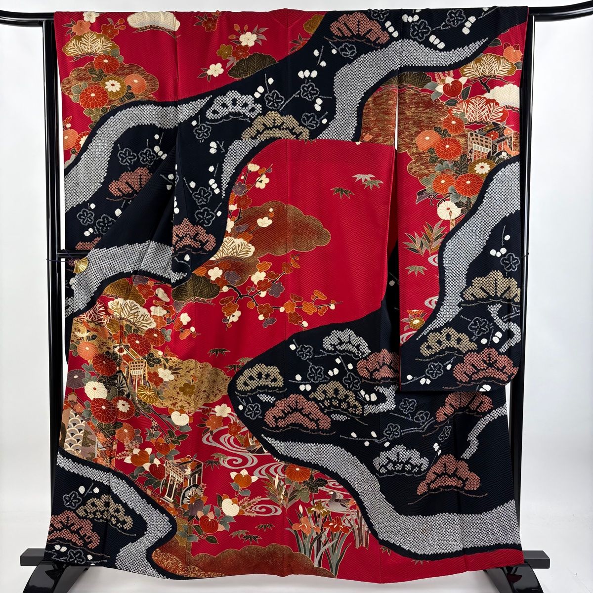 振袖 身丈160cm 裄丈65cm M 袷 御所車 菊 金糸 絞り 赤 正絹 秀品