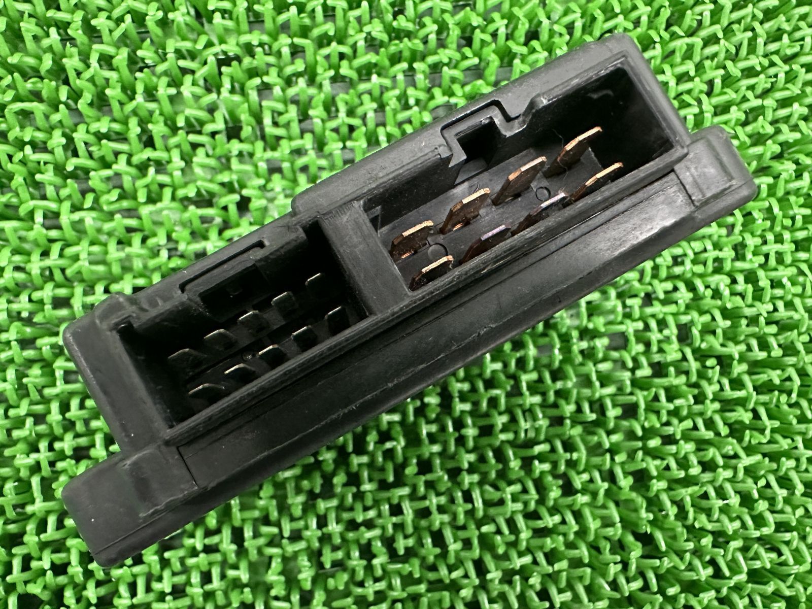 専用出品 ゼファー400 ヒューズボックス 26021-1057 カワサキ 純正 中古