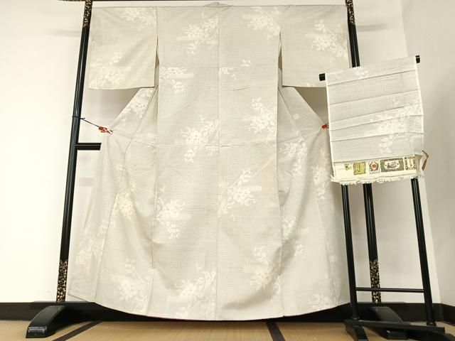 平和屋着物○本真綿結城紬 80亀甲 枝花シルエット やまと誂製 証紙付き