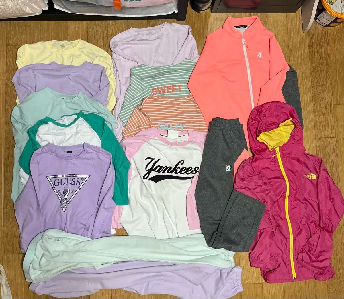 送料無料 メルカリshop取引では対象外 女の子 150サイズ 前後 Tシャツ アウター まとめ