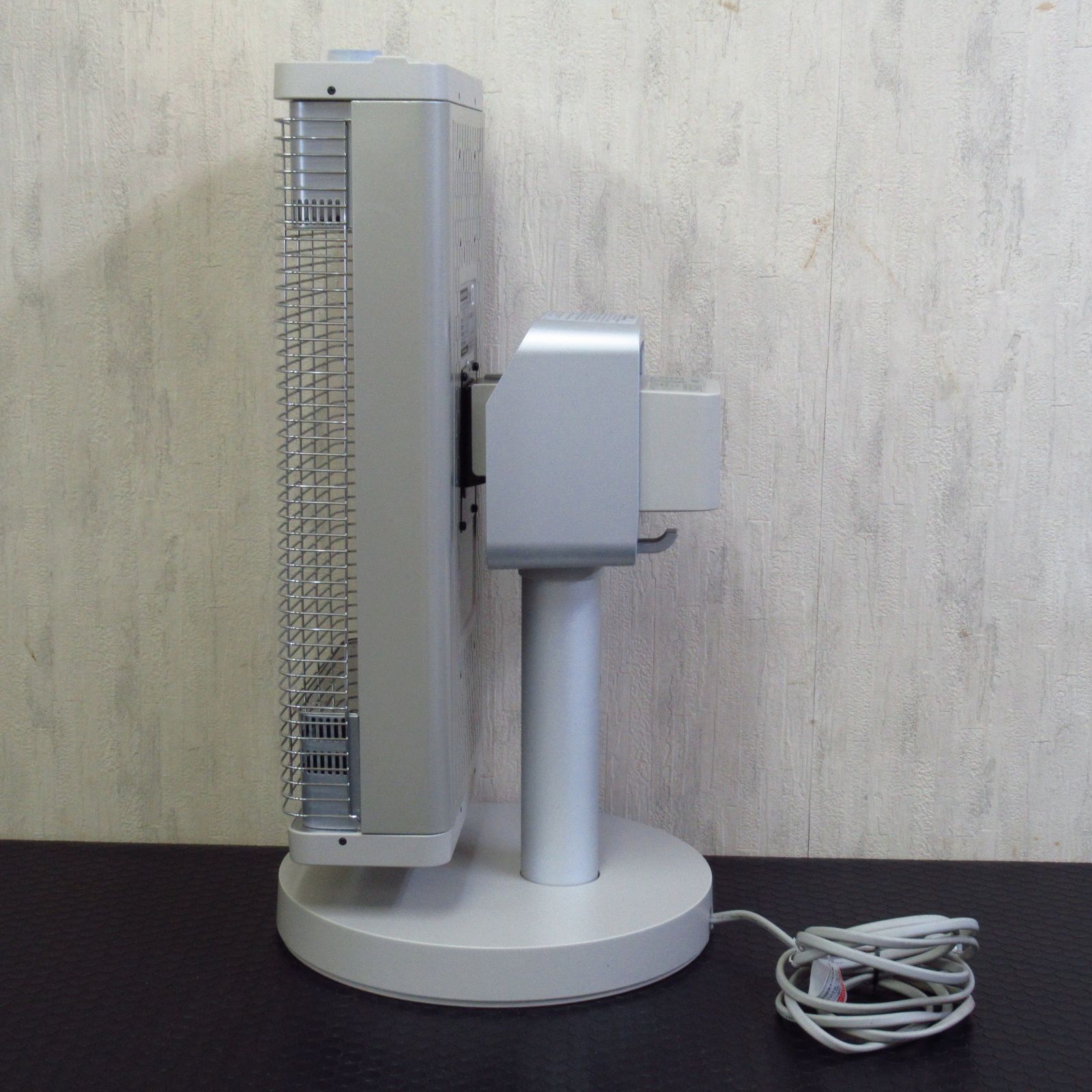 美品ダイキンDAIKIN セラムヒート ERFT11YSE9　2021年製 DAIKINダイキン セラムヒート 遠赤外線暖房機 ERFT11YSE9 2021年