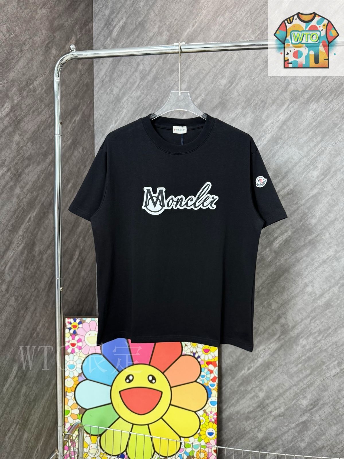 パリ直営店買付【MONCLER】エンボスロゴTシャツ☆３色 パリ直営店買付！【MONCLER】エンボスロゴデザインTシャツ☆3色