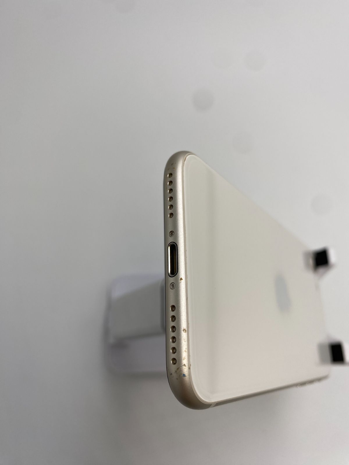 ジャンク品】SB(SIMロック解除) iPhoneSE(第3世代) 64GB スターライト