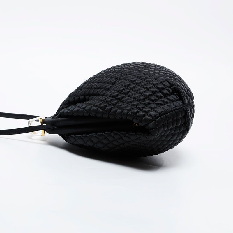 【美品】ボッテガヴェネタ ショルダーバッグ タッセル サテン BOTTEGAVENETA ボッテガヴェネタ ショルダーバッグ サテン
