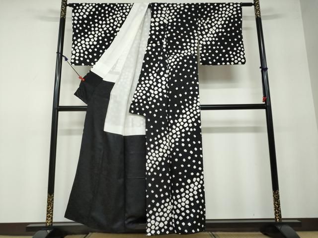 平和屋着物●上質な小紋　絞り　丸文　黒地　正絹　逸品　DAAW5084ud 平和屋着物○上質な小紋 絞り 丸文 黒地 正絹 逸品 DAAW5084ud - メルカリ