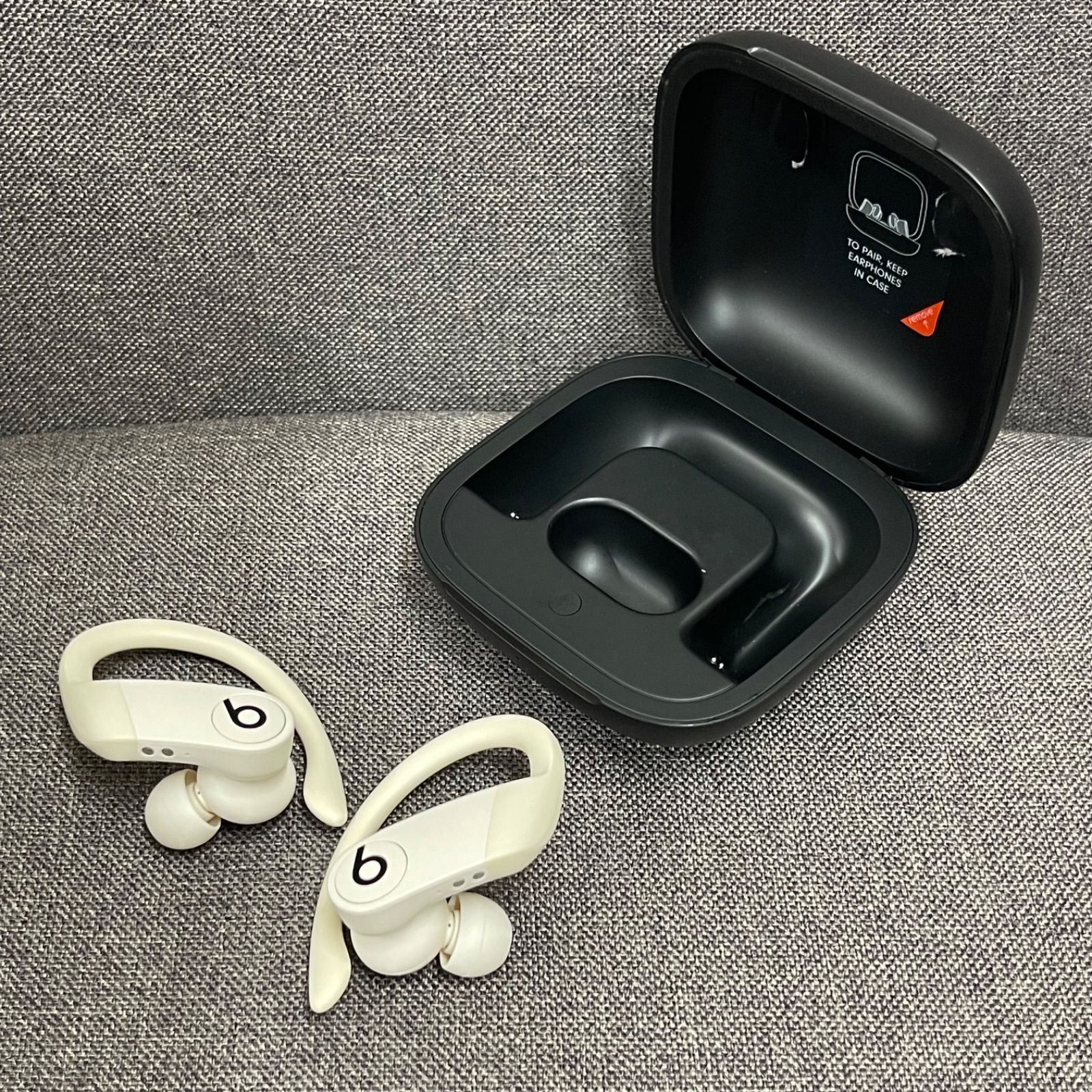 NPA】Powerbeats Pro ワイヤレスイヤホン A2047 A2048 ブラック 黒 