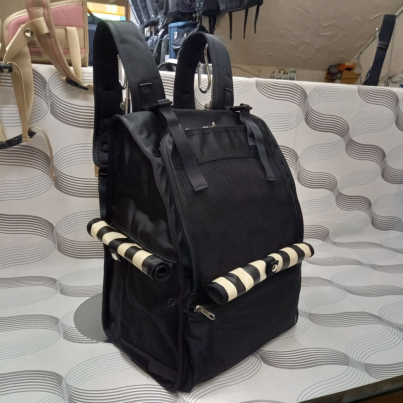 MEeinc ペットキャリーリュック LサイズブラックOKAGO L 帆布と本革