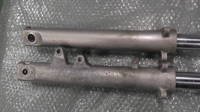 GJ74a フロントフォーク バンディット250 GJ74A の フロントフォーク:#1724890985 - メルカリ