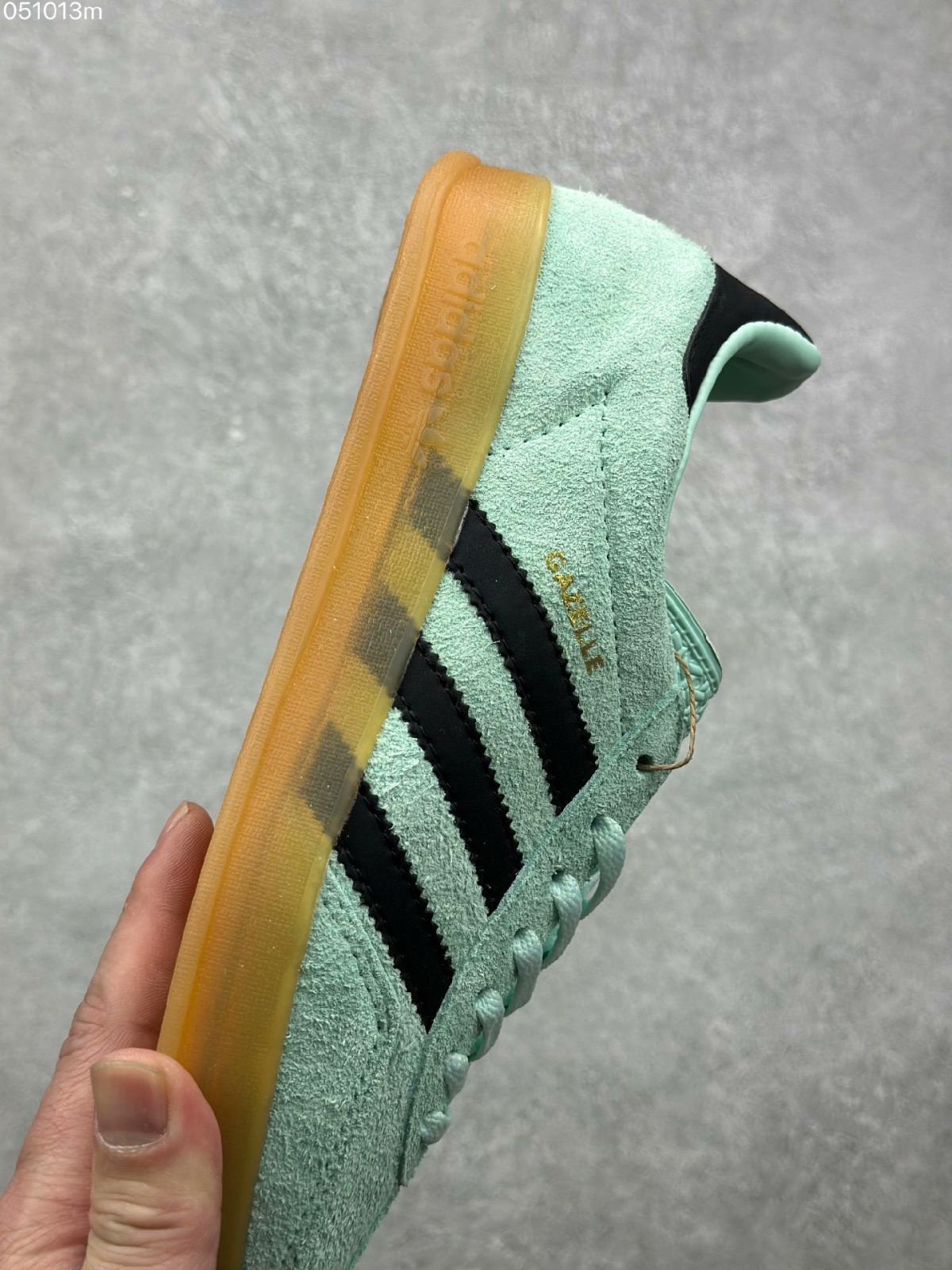 新品未使用  adidasアディダス サンバ adidas gazelle INDOOR IH7488 男女兼用