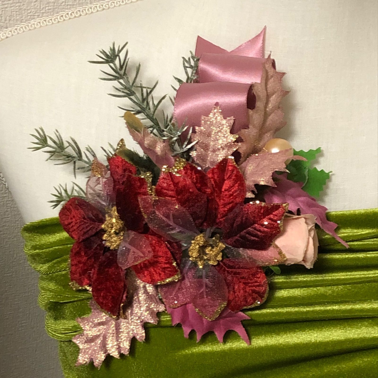 クリスマスリボン　ポインセチアベビーキッズヘアクリップヘアゴムヘアピン ポインセチアのベビーヘアクリップ （クリスマスリボン