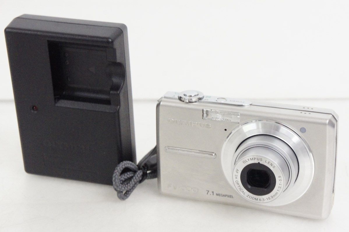 OLYMPUSオリンパス コンパクトデジタルカメラ CAMEDIA FE-220 710万画素