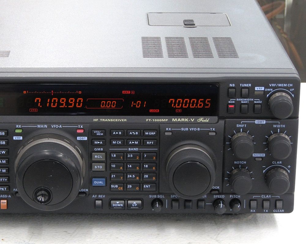YAESU ヤエス FT-1000MP MARK-V Field HFトランシーバー 無線機器 通電