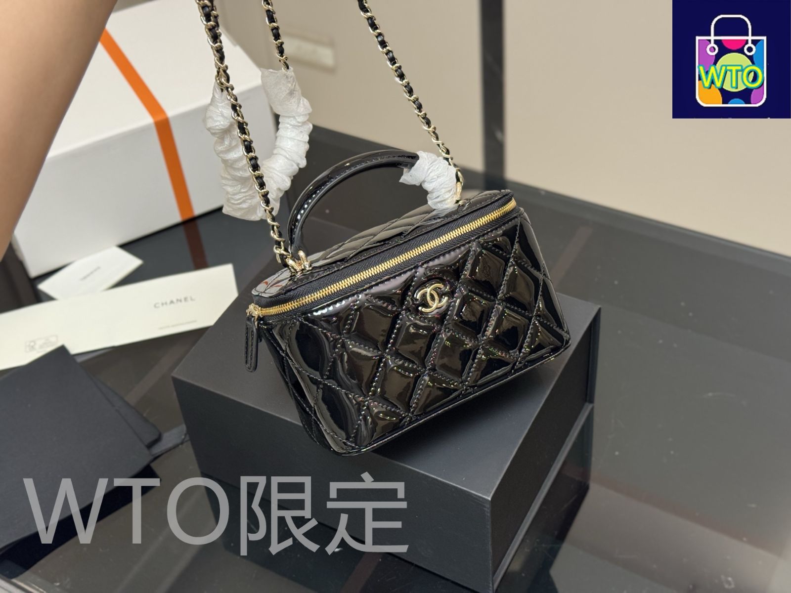 CHANEL - シャネル　メイクボックス CHANEL メイク ボックス バッグ - メルカリ