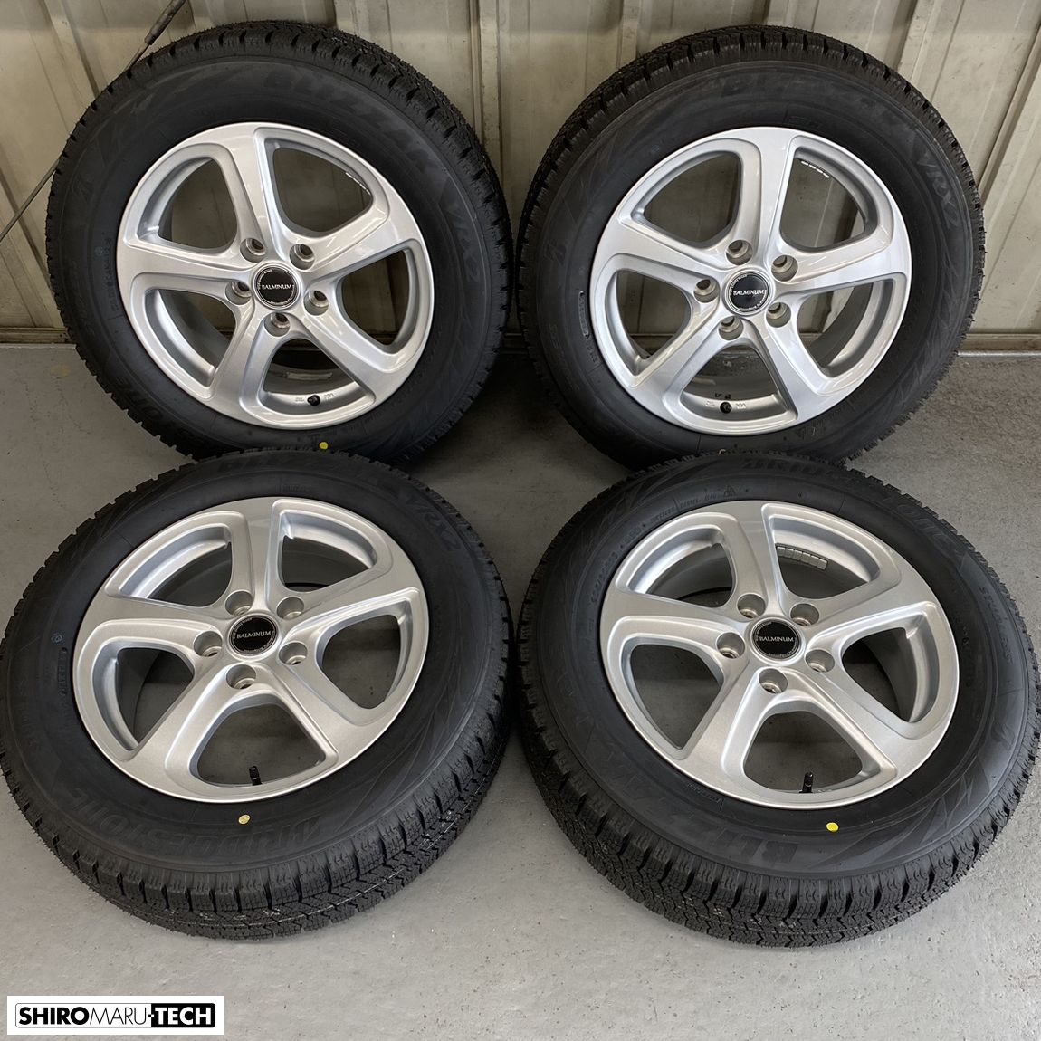 【国内正規品】新品タイヤ 205/60R16 92Q ブリヂストン BLIZZAK VRX2 中古ホイール 16インチ 6.5J +39 5H  114.3 平座 トヨタ純正ナット専用スタッドレス タイヤ タイヤホイールセット 2022年製造 【在庫品】